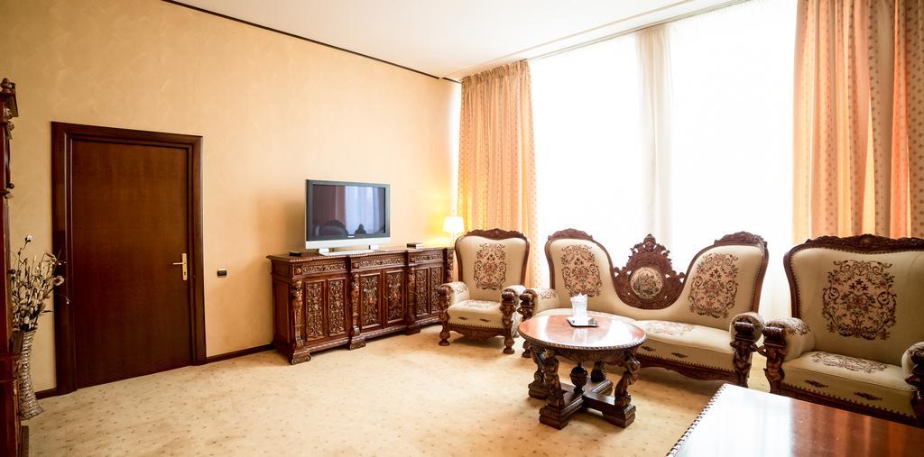 Hotel Imperial Inn Targu Mures Exterior photo
